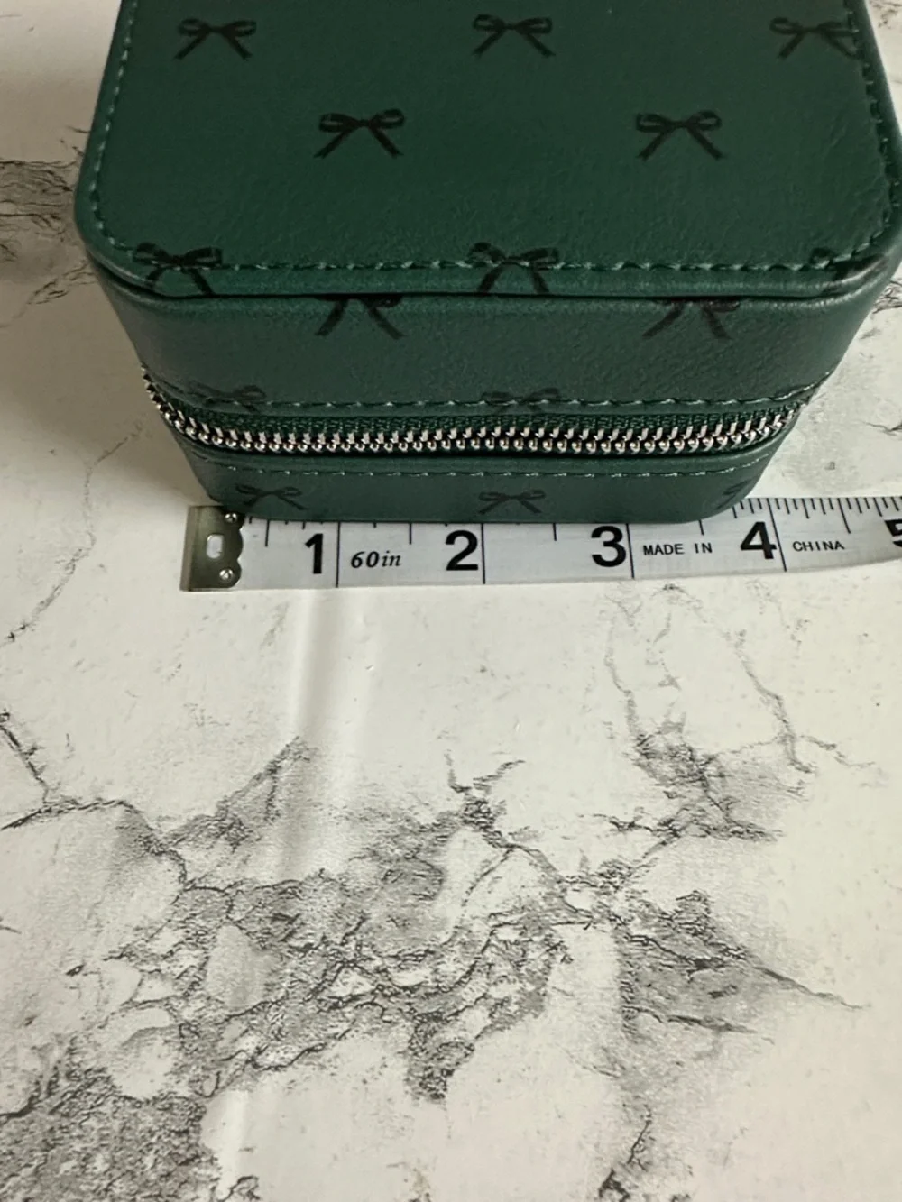 Cat & Jack Girl’s Bow Print Green Square Zip Jewelry Organizer Case